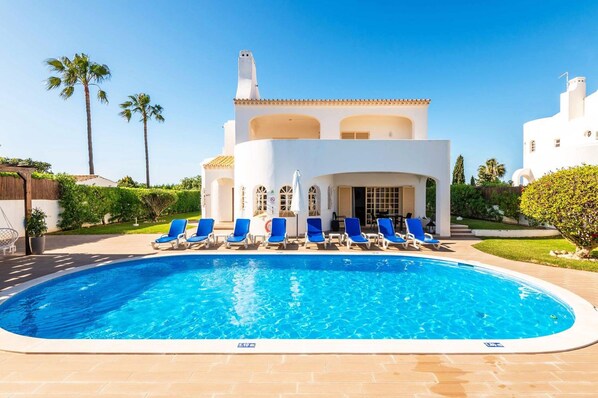 Villa | 4 bedrooms - Villa Baltin With 4 Bedrooms and 3 Bathrooms (Albufeira)