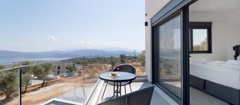 Villa Andria With 5 Bedrooms and 5 Bathrooms