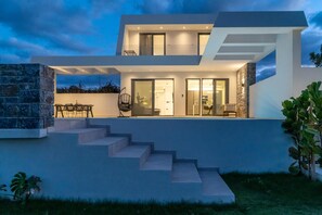 2 bedrooms, soundproofing - Aethra Deluxe Villa With Pool 700m From Beach (Hersonissos)