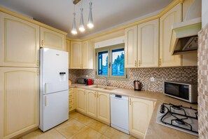 Villa | 3 bedrooms, soundproofing
