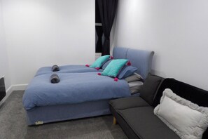 2 bedrooms, iron/ironing board, free WiFi, bed sheets