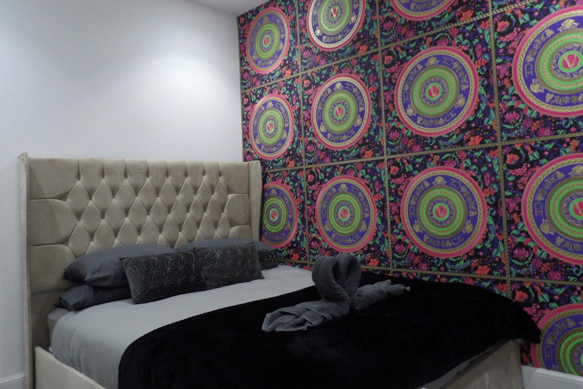 2 habitaciones, tabla de planchar con plancha y wifi gratis 