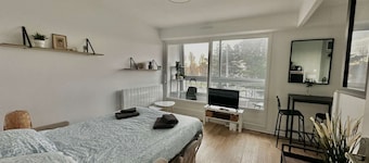 Sydney - studio with loggia, direct beach access