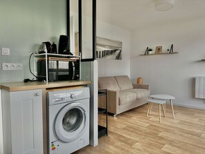 TV - Sydney - studio with loggia, direct beach access (Courseulles-sur-Mer)