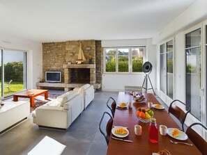 Dining - -OZARIO- Magnifique maison au Cabellou (Concarneau)