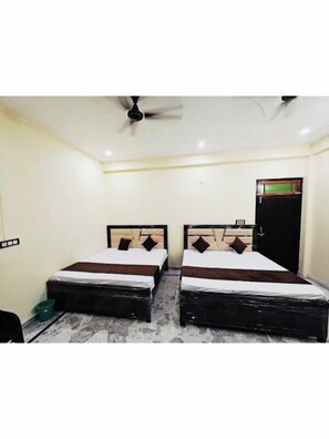 Deluxe Room | Free WiFi - Ramaya INN Ayodhya (Faizabad)