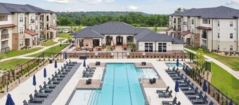 Modern 2-Bed/2-Bath Apartment in 2024 Complex - Owasso, OK