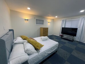 4 soverom, strykejern/-brett, wi-fi (inkludert) og sengetøy