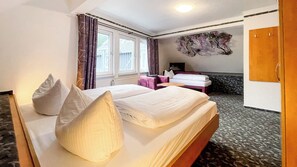 1 bedroom, free WiFi, bed sheets