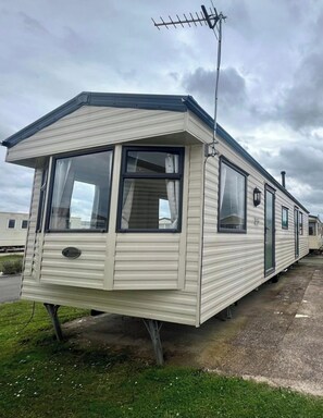 Cabin | Exterior