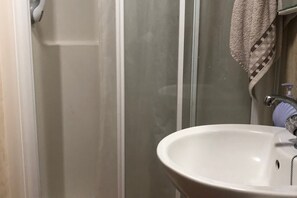 Cabaña | Baño | Regadera y secadora de cabello 