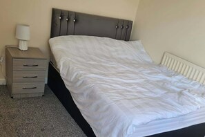 單棟房屋 | 2 間睡房、免費 Wi-Fi、床單