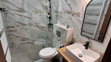 Superior-Apartment, Gartenblick | Badezimmer
