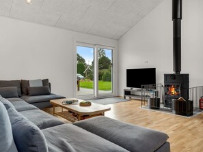 TV, peis og fotballspill