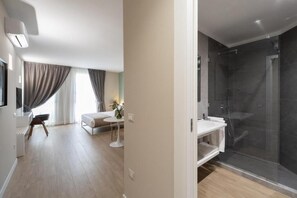 Seprai premium, selimut bulu angsa, dan tempat tidur Tempur-Pendic