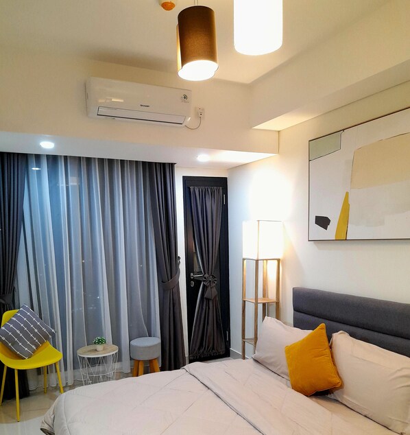 1 bedroom, free WiFi, bed sheets - Relaxing place with sea view at Pollux Habibie A2 2502 (Batam)