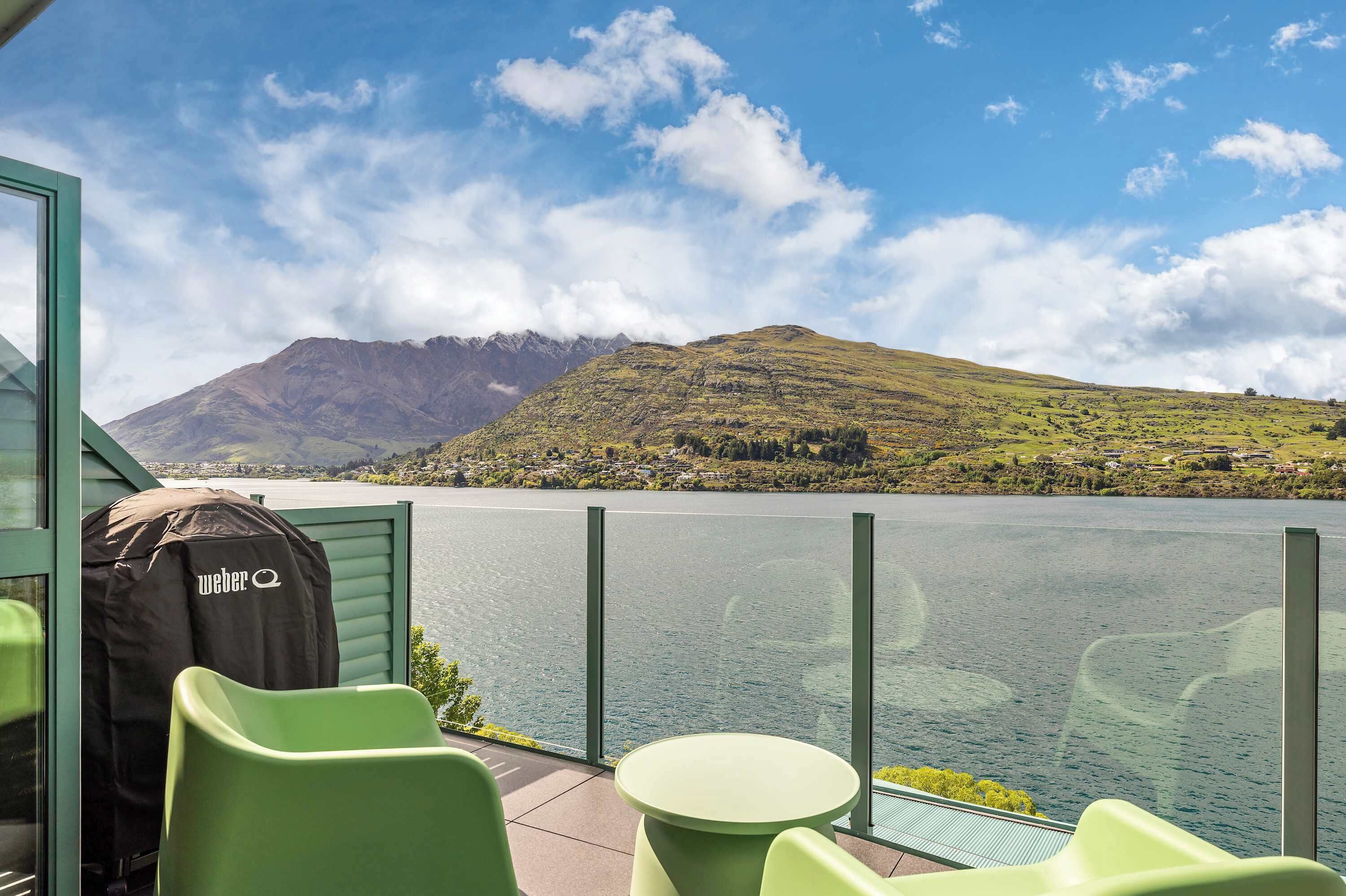 المنطقة المحيطة بالمنشأة