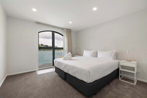 3 chambres, fer et planche à repasser, lit parapluie, Wi-Fi