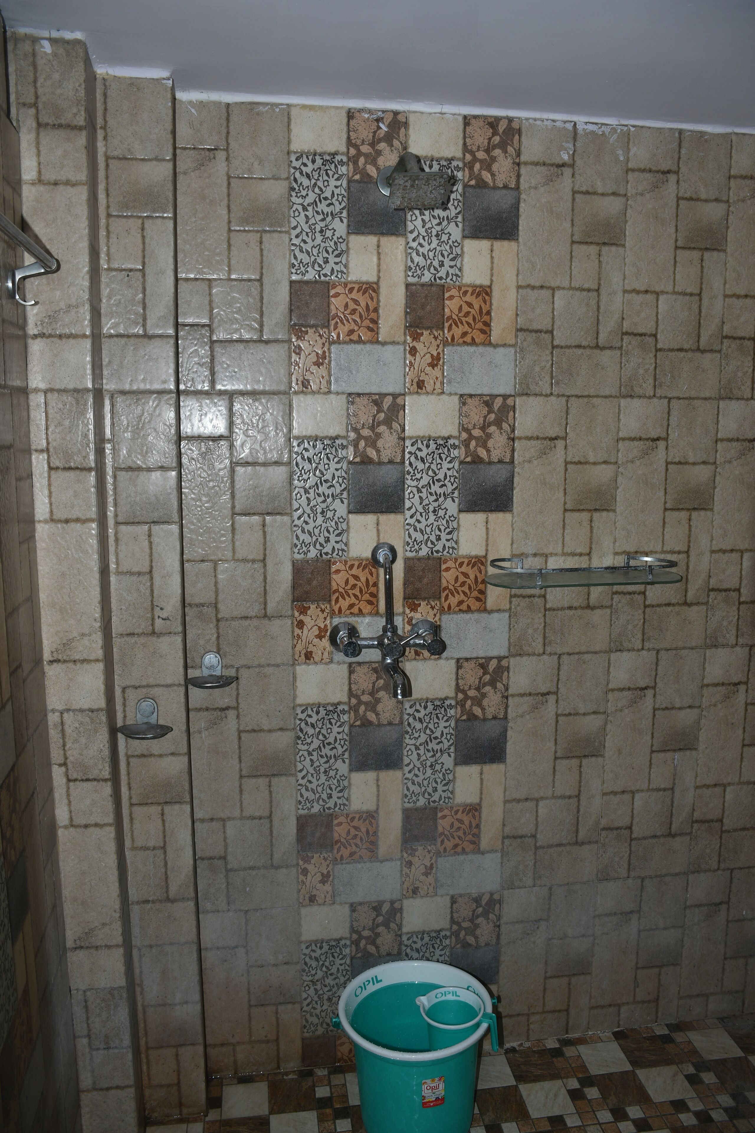 Suite Studio Familiale, salle de bains privée | Salle de bain | Serviettes fournies, savon, papier toilette
