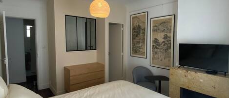 Habitación doble Confort, baño privado | Tabla de planchar con plancha y wifi gratis