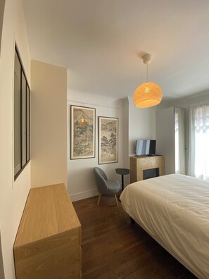 Comfort Double Room, Private Bathroom - Maison Auguste (Paris)