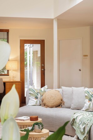 TV - "Treetop Retreat" – Ocean Views & minutes to Beach (MacMasters Beach)