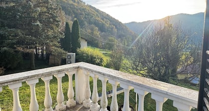 Hisa Pelance, 5 bedroom house on top location