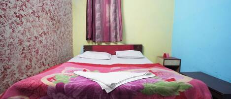 Deluxe Double Room, City View | Soundproofing, free WiFi, bed sheets