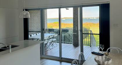 Sydney Waterfront Beach House