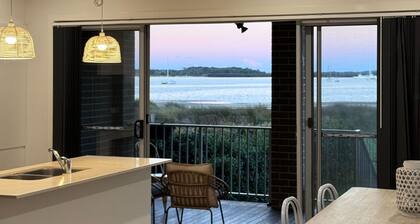 Sydney Waterfront Beach House