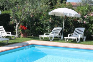 Exterior - Ferienwohnung mit Terrasse und Pool (Lazise)
