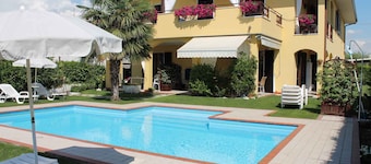 Ferienwohnung mit Terrasse und Pool