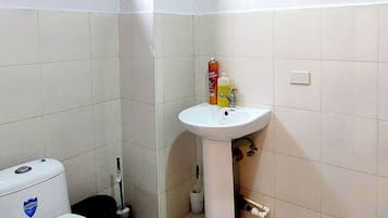 Căn hộ, 2 phòng ngủ | Phòng tắm