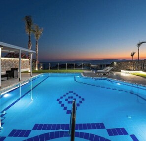 Biệt thự | Hồ bơi | Hồ bơi ngoài trời 