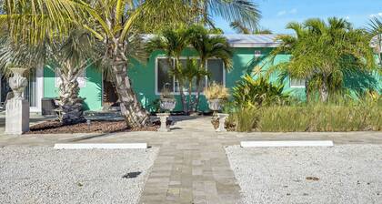 Sandpiper 𓇼 5BR/4BA Across From Beach! Sleeps 16