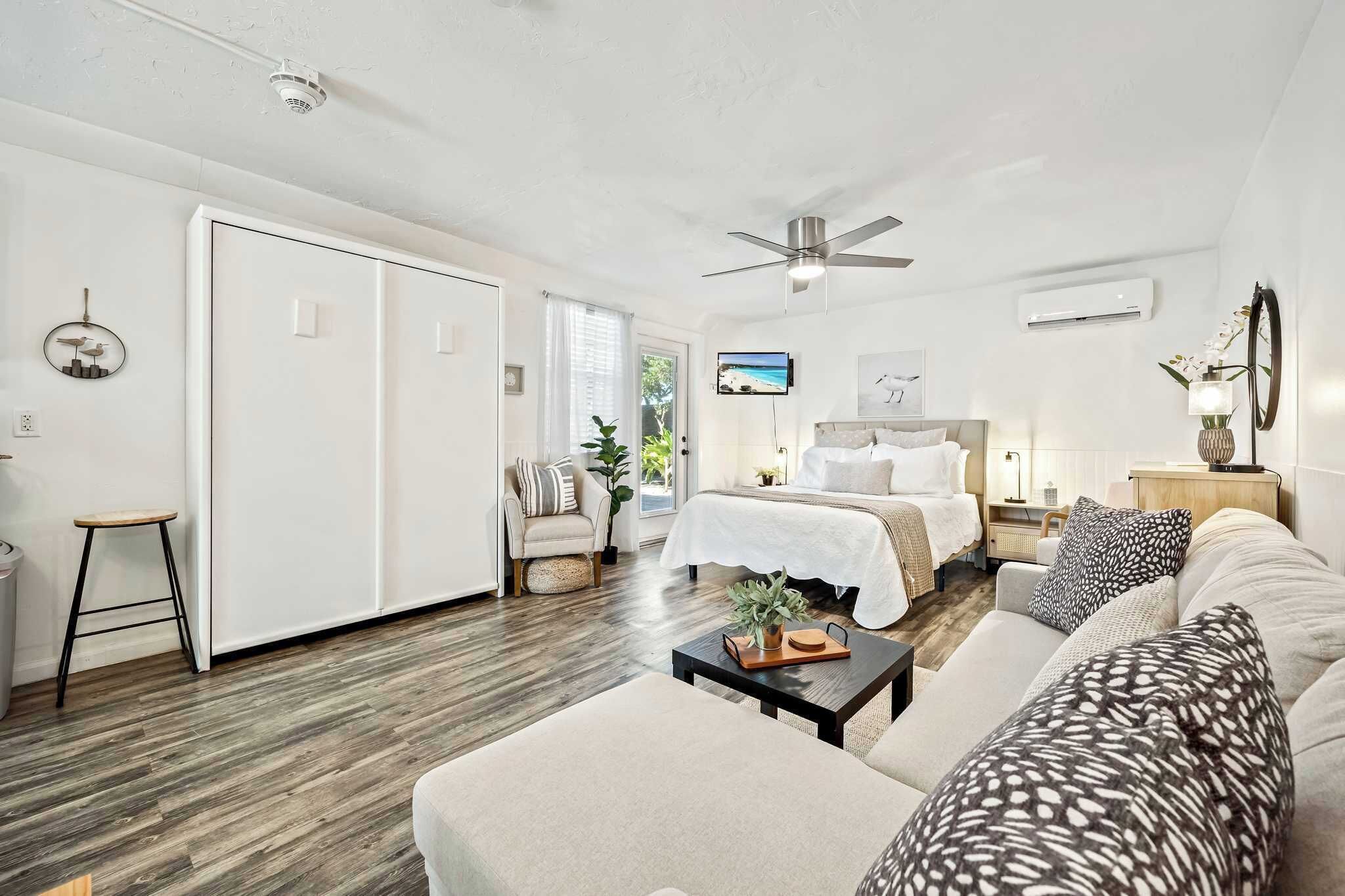 5 bedrooms, iron/ironing board, WiFi, bed sheets