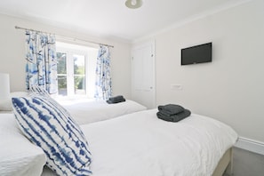 3 habitaciones, tabla de planchar con plancha y wifi gratis 
