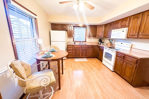 Refrigerador, microondas, horno, placa de cocina