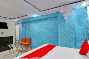 Egyptian cotton sheets, premium bedding, soundproofing, free WiFi - Hotel Ram Palace (New Delhi)