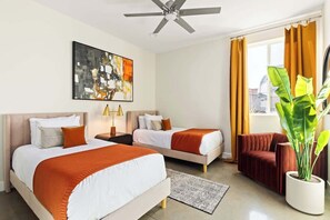 4 Schlafzimmer, Bügeleisen/Bügelbrett, Reisekinderbett, WLAN