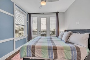 4 bedrooms, Internet - Luxury Townhome With Rooftop Deck Skyline Views (Nashville)