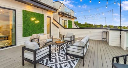 New Hot Tub Rooftop Decks City Views Poker