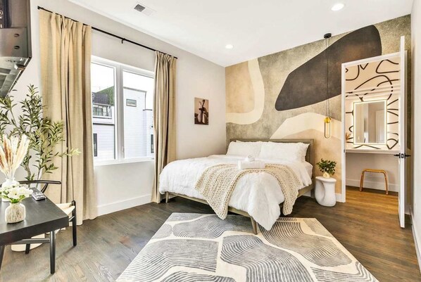 House | 4 bedrooms, Internet - New Hot Tub Rooftop Decks City Views Poker (Nashville)