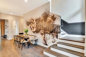 House | 4 bedrooms, Internet - New Hot Tub Rooftop Decks City Views Poker (Nashville)