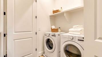 House | 4 bilik tidur, Internet