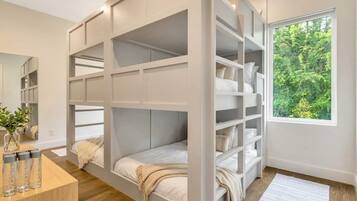 House | 4 bedrooms, Internet