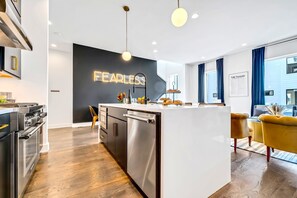 Casa | 8 dormitorios y Internet