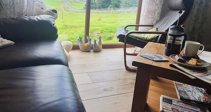 Hartcliffe Retreat - Relaxing Holiday Cottage on the Edge of Peak District