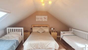 3 bedrooms, iron/ironing board, travel cot, free WiFi