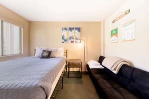 2 slaapkamers, een strijkplank/strijkijzer, wifi, beddengoed